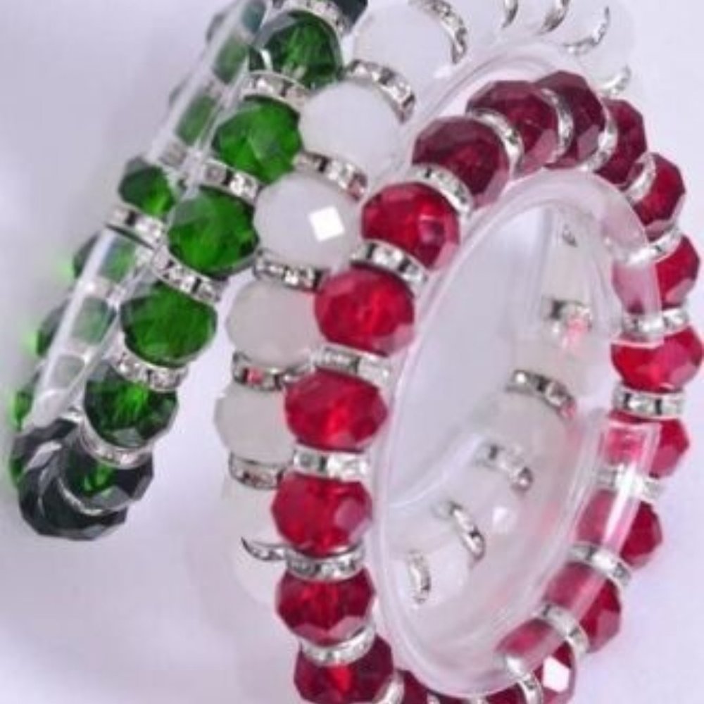 NWT Red, Green, Cloud Beaded Crystal Bracelet Set with Rhinestones